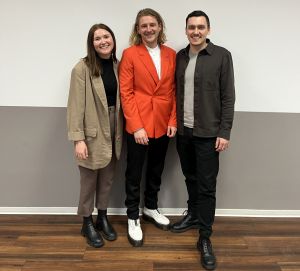 Benny Ge überzeugt die Jury und wird Nachwuchsmoderator 2023