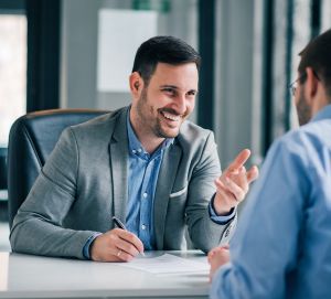 In nur zwei Semestern Betriebswirt/in werden – neben dem Job